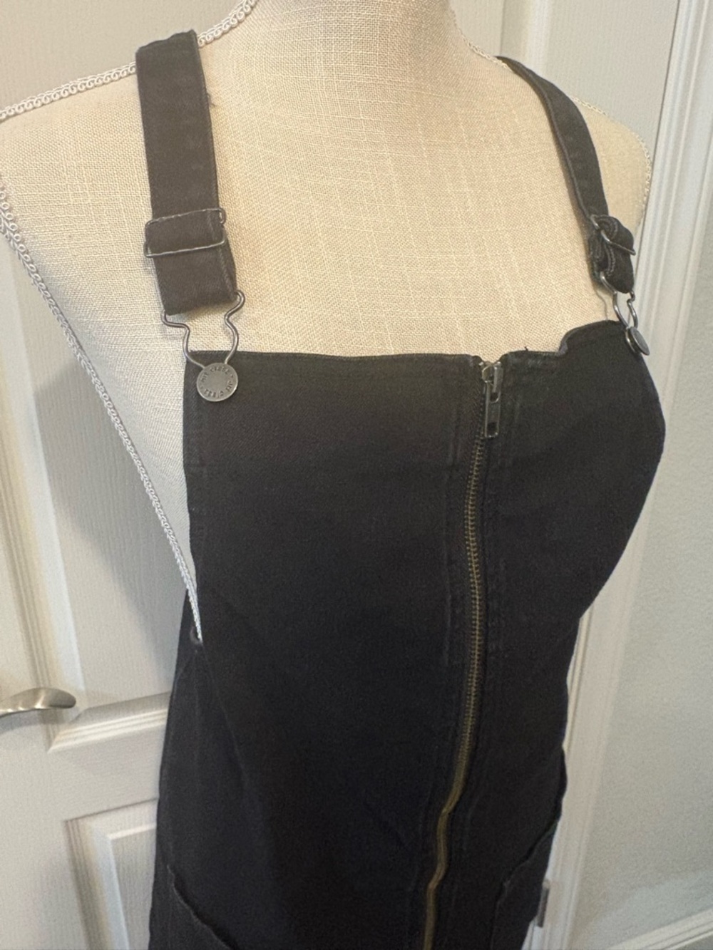 art class Black Zip-Front Pinafore Dress with Buckle Straps - Picture 2 of 5